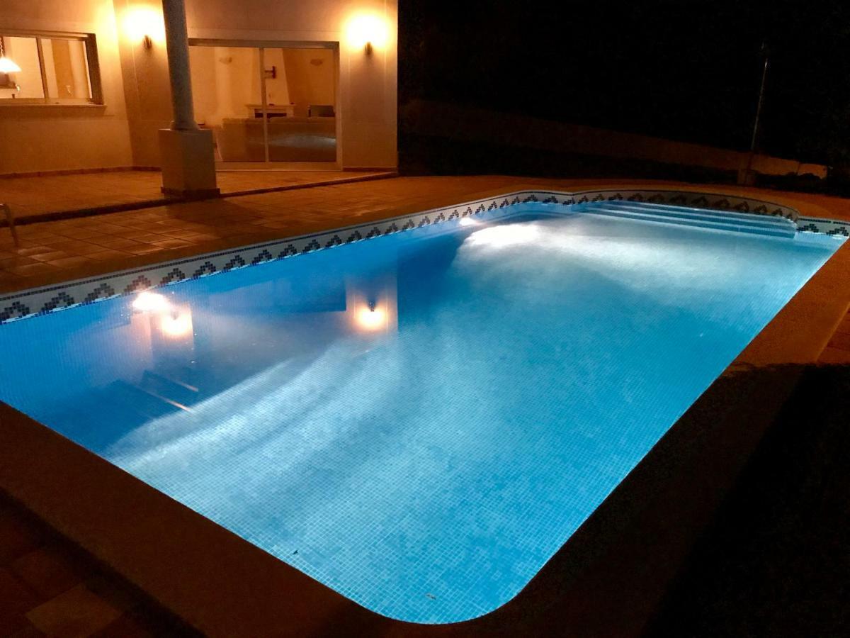 Lovely Burgau Villa Just 3 Mins Walk From Beach Budens Kültér fotó