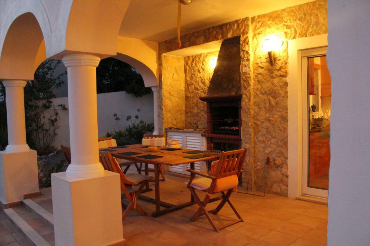Lovely Burgau Villa Just 3 Mins Walk From Beach Budens Kültér fotó